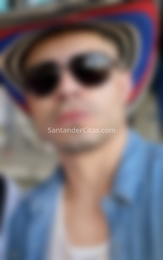 Yalmar, latino varonil y atlético  . 602692033. Citas en SANTANDER, SANTANDER. www.santandercitas.com.