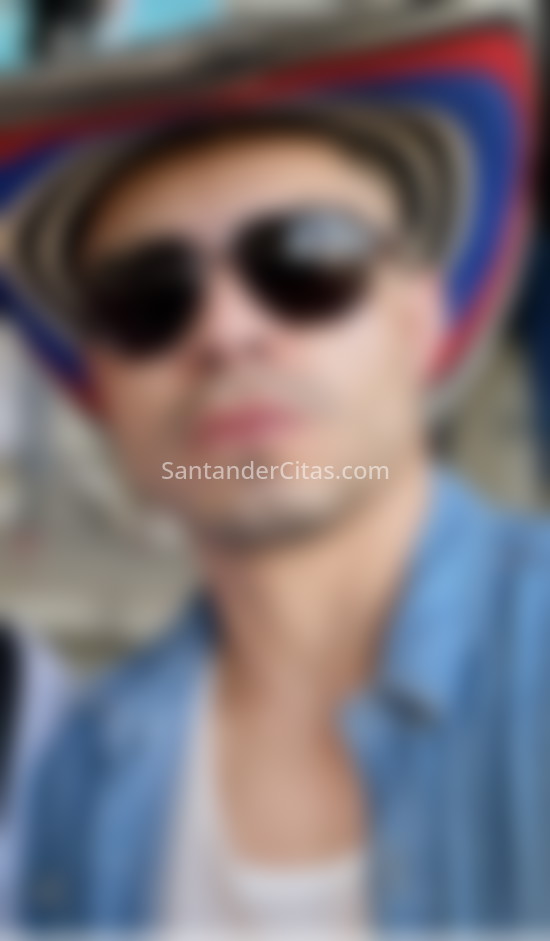 Yalmar, latino varonil y atlético  . 602692033. Citas en SANTANDER, SANTANDER. www.santandercitas.com.